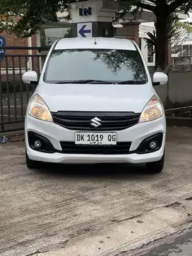 Suzuki ertiga tahun 2016 matic putih asli bali tangan pertama