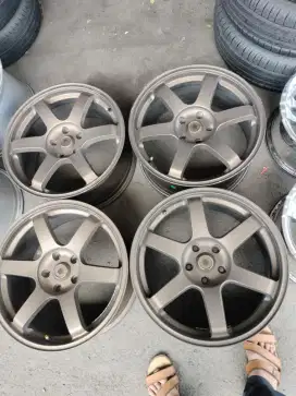 Velg ray te37 ring 18 lebar 8 pcd 5x114,3 ET 37 4pcs bekas