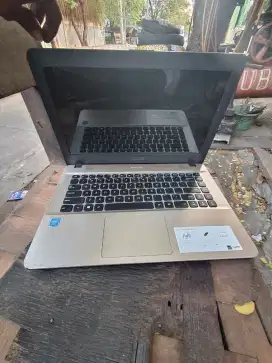 Lapto ASUS x441m
