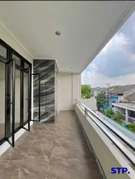 Rumah Baru Renov 2 Lantai Di Baruk Surabaya,10 menit ke Juanda Airport