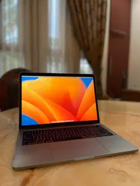 Macbook Pro 2017 Non Touch Bar
