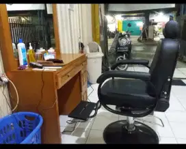 LOKER UNTUK TUKANG CUKUR