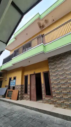 DISEWAKAN, RUMAH BESAR 2 Lantai, Lokasi Strategis Area Tangerang