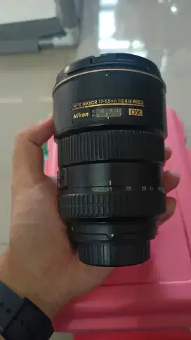 Lensa Nikon 17-55mm F2.8