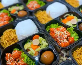 Nasi kotak ekonomis dan praktis