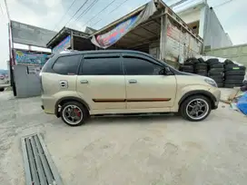 Daihatsu Xenia 2004 Bensin