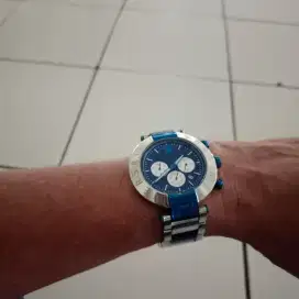 Di jual jam tangan pria merek versace