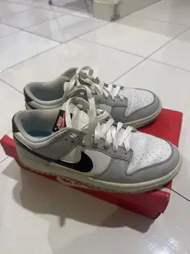 Jual sepatu nike dunk low retro grey fog