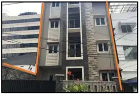 Kost 4 Lantai di Kebon Sirih Barat, Hanya 10 Menit ke CBD Thamrin