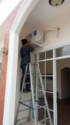 Cuci AC dan servis AC