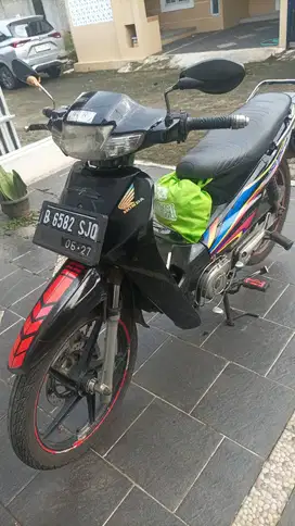 Honda supra x 2002