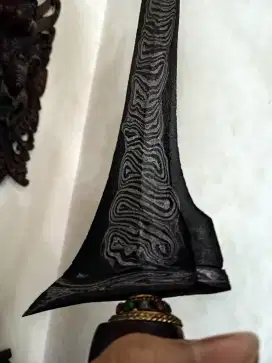 Keris Sepuh Brojol Pamor Lawe Saukel pamor miring