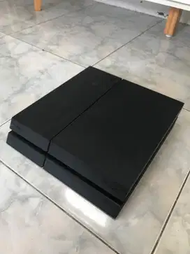 Jual PS4 + 2 stik + 2 kaset Mulus