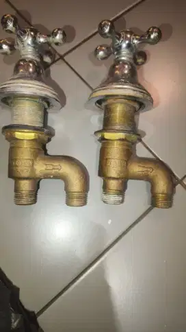 Part kran wastafel toto
