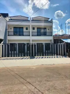 Rumah dijual siap huni bangunan baru citra raya Cikupa Tangerang