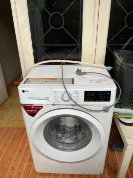 Mesin cuci merk LG