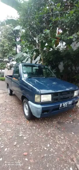 Isuzu panter pik up warna biru nama pt