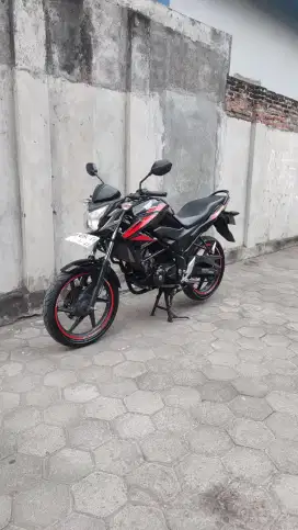 Honda cb 150 r 2014