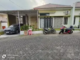 Disewakan rumah semi furnish dalam perum di Sorogenen Sleman