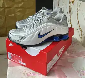 Nike Shox R4 BNIB Original