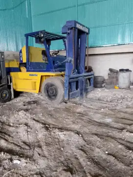 Forklift Komatsu FD100 10ton