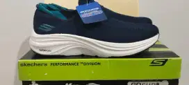Skechers slip on Navy size 41