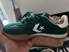 DIJUAL  SEPATU CONVERSE