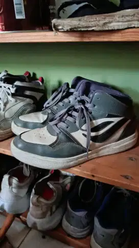 Sepatu desle size 43