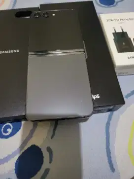 Di jual samsung galaxy z flip 5
