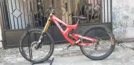 Sepeda MTB Intense M9 FRO downhill