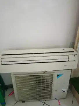 AC Daikin 2pk bekas