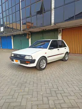 Toyota Starlet se 1.3 putih pajak isi !!!