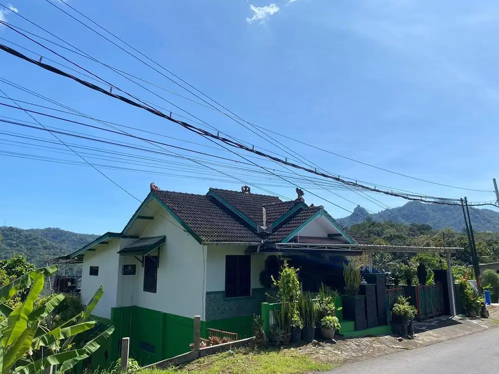 Rumah Dijual with view, SHM, kamar banyak, strategis