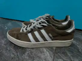 Sepatu Casual Adidas Campus size 42 insole 27,5cm golden size
