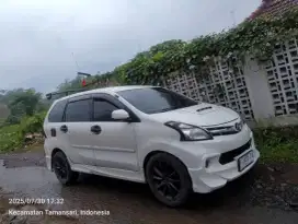 Xenia Automatic tipe R Deluxe Tahun 2012 plat F