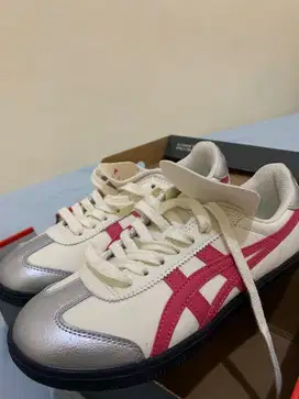 onitsuka stay with me ori