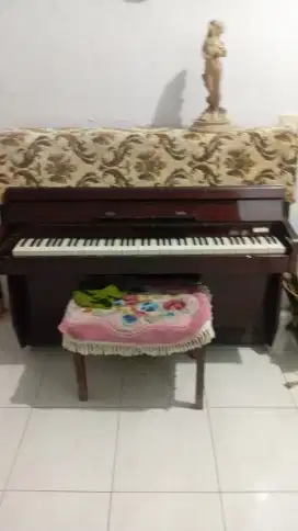 Dijual Piano merek Schuber