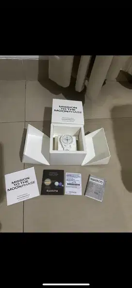 Omega x Swatch Snoopy White BNIB