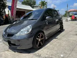 DI JUAL HONDA JAZZ V TEC MANUAL