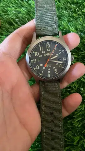 Jam Timex Expedition TW4B14000