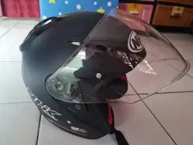 Helm NHK R1 hitam doff