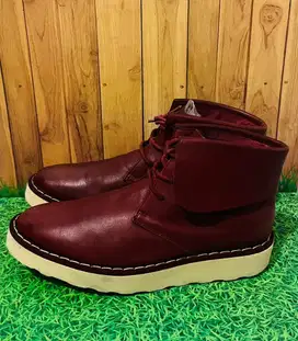 Sepatu boot le petit pronce