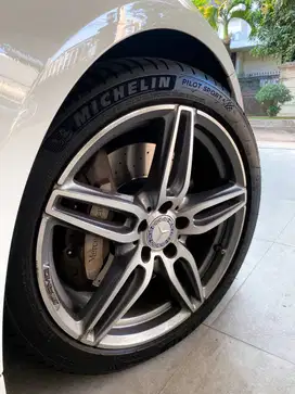 Ban Michelin Pilot Sport 4 dan 5 245/40/r19 dan 275/35/r19 beli 2024.