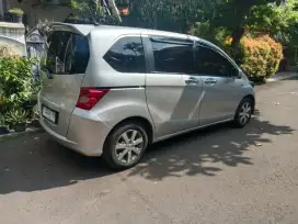 Honda Freed SD metic 2010
