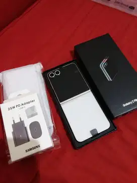 DIJUAL SAMSUNG RESMI Z-FLIP 6