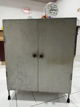 Lemari baja multifungsi