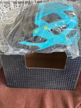 Helm sepeda baru