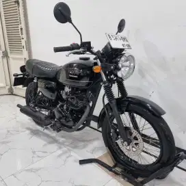 Kawasaki W 175 Black Style 2024 bln 7 KM 3 RB w175 XSR DP 2 JTan aja