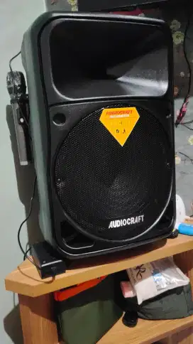 Speker bloetooth merk audio craft  12 inc ,650 watt
