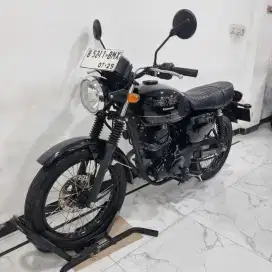 Kawasaki W 175 Black Style 2024 bln 7 KM 3 RB w175 XSR DP 2 JTan aja